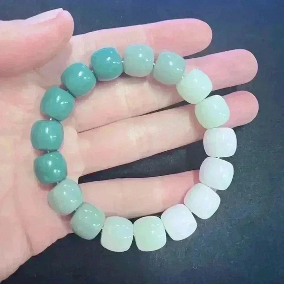 Natural Bodhi Seed Bracelet - Serenity Bead  Design - Picture 2 of 4